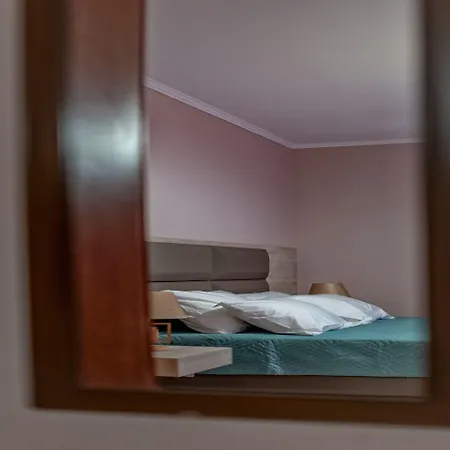 Eleon Vilă *